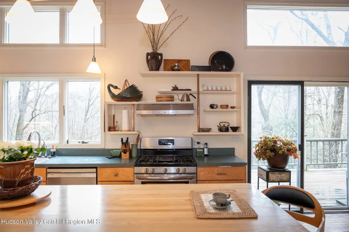 Hudson Valley Real Estate | View 9 Shady Lane | room 2
