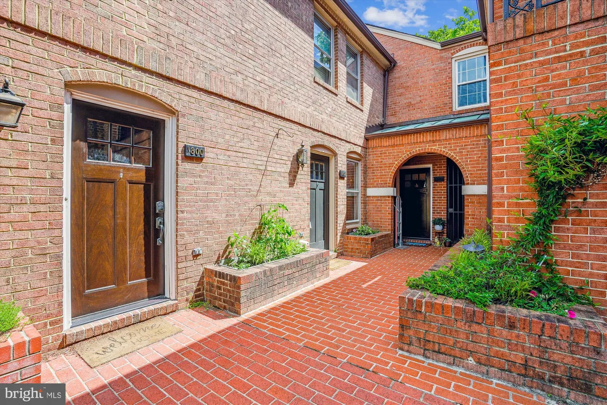 Washington Metro Area Real Estate | View 1802 21st Street N | room 1