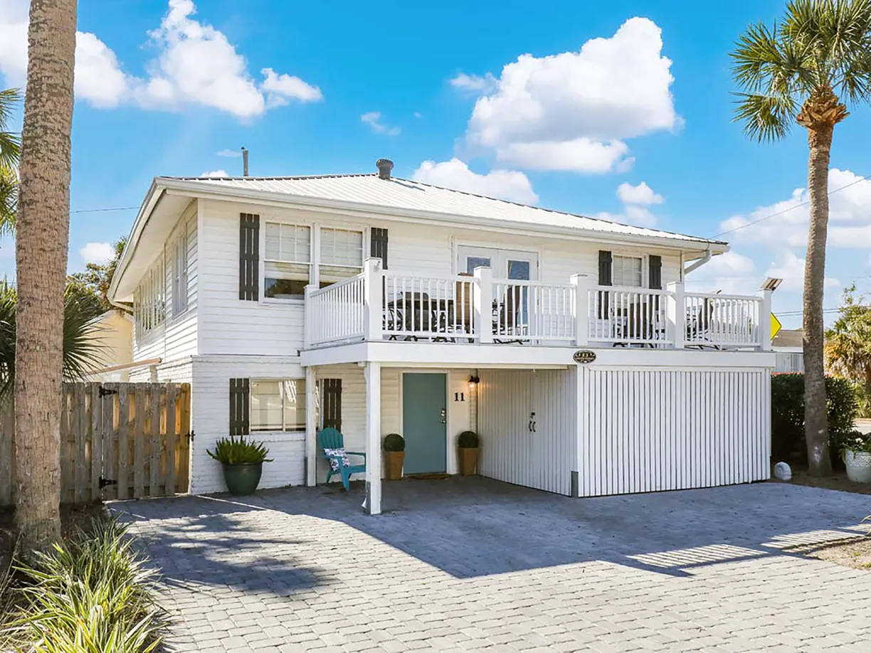 Savannah Real Estate | View 11 9th Street | 5 Beds, 2 Baths | View 1