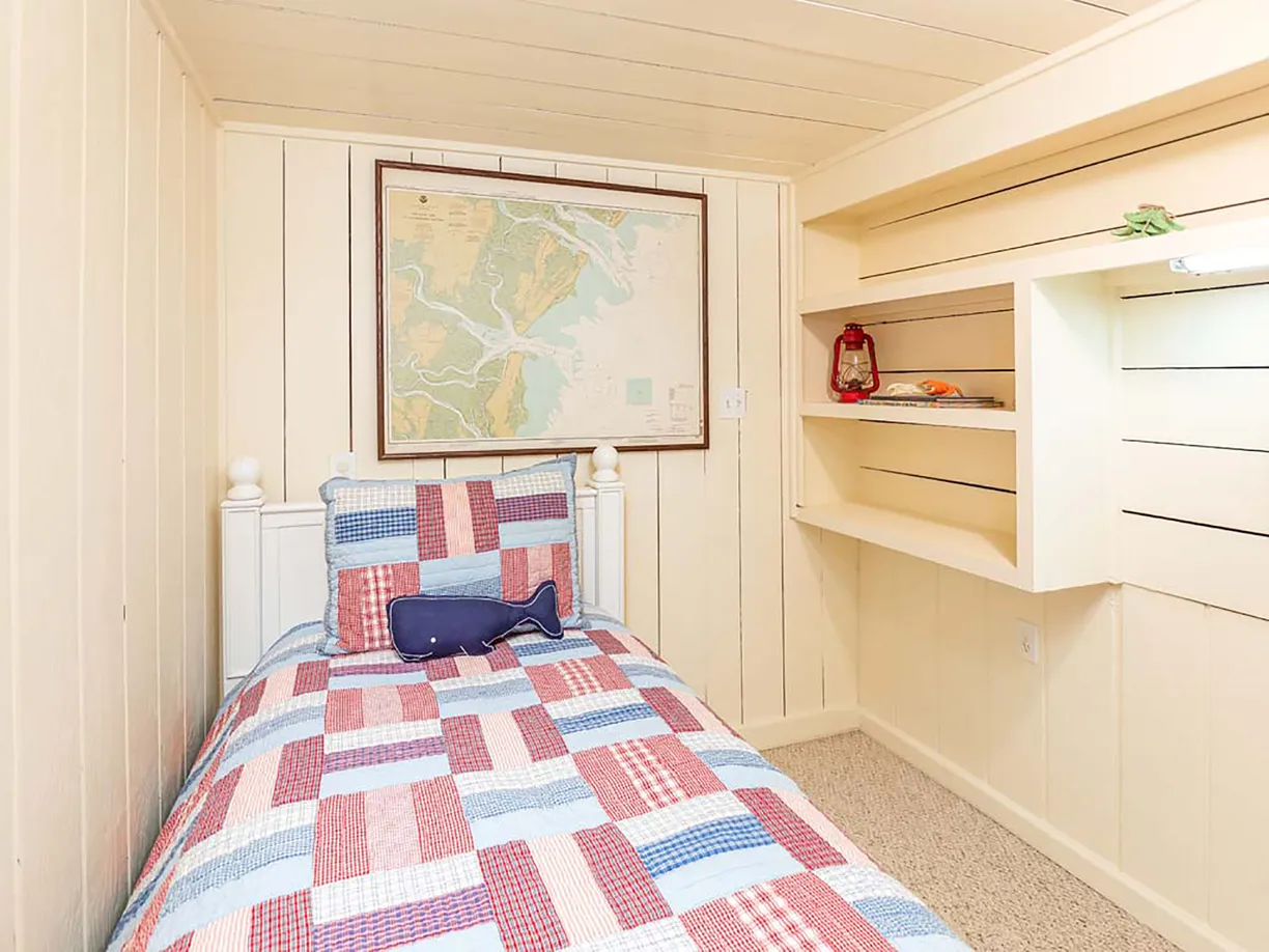 Savannah Real Estate | View 11 9th Street | room 42 | View 43