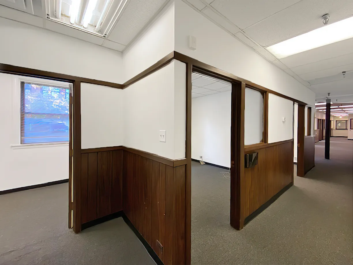 Chicago Real Estate | View 4427 N Clark, 1 | room 2