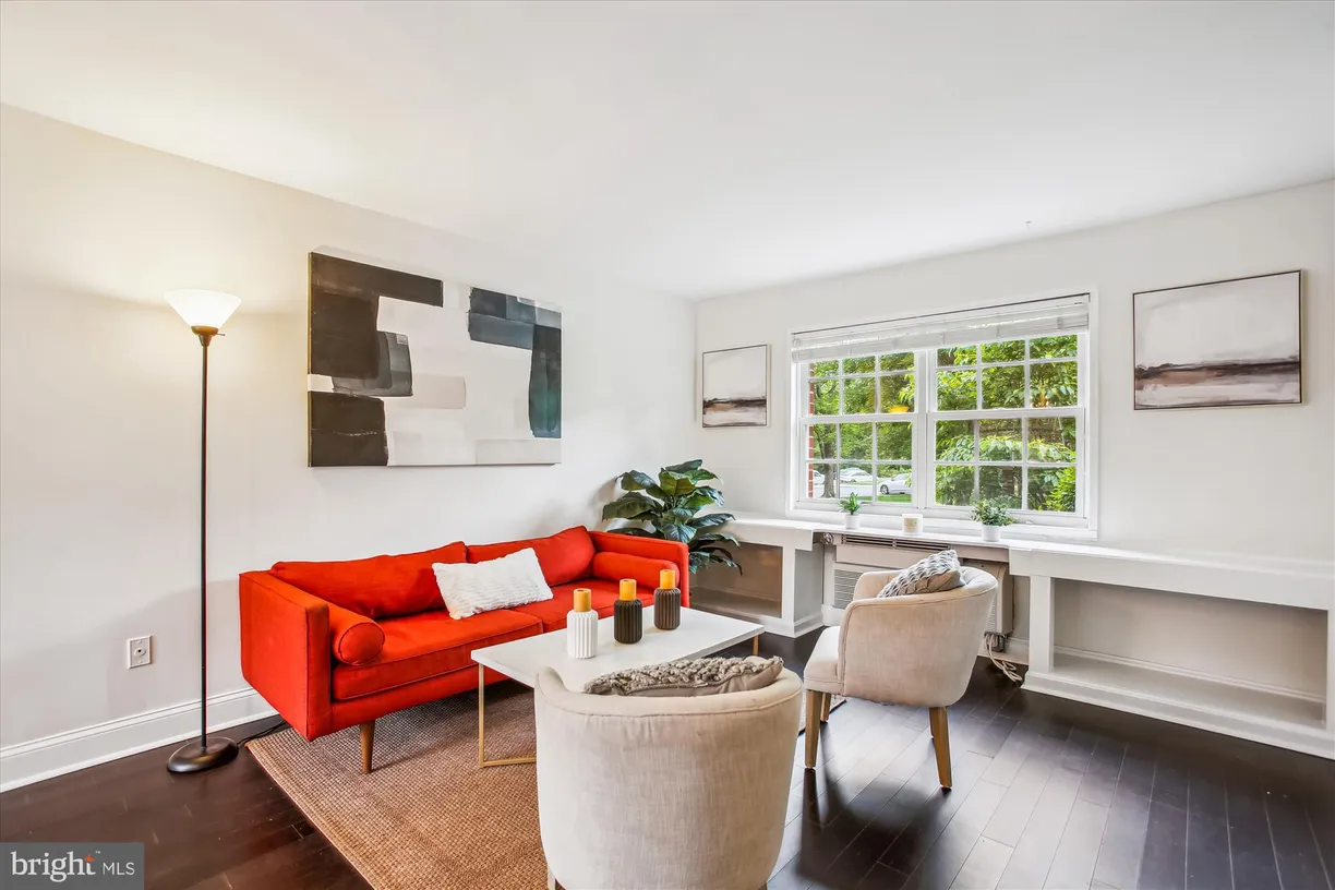 Washington Metro Area Real Estate | View 1712 W Abingdon Drive Unit# 102 | room 2