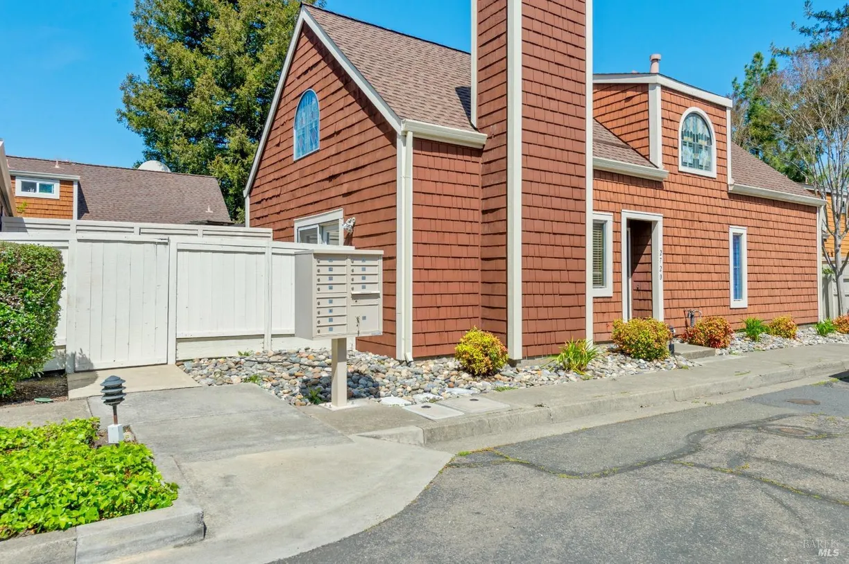 Northern California Real Estate | View 2720 Lakeview Drive | room 1