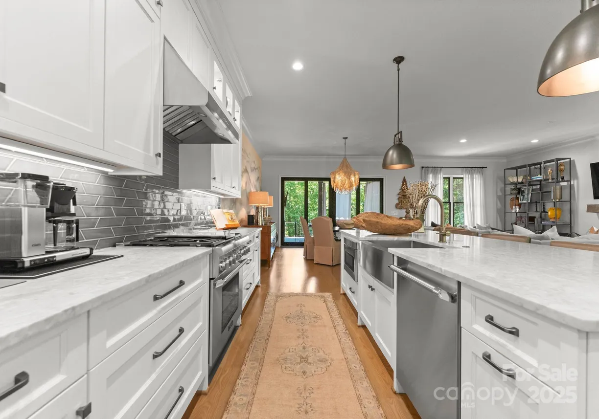 Charlotte Real Estate | View 1160 S Kings Drive | room 1