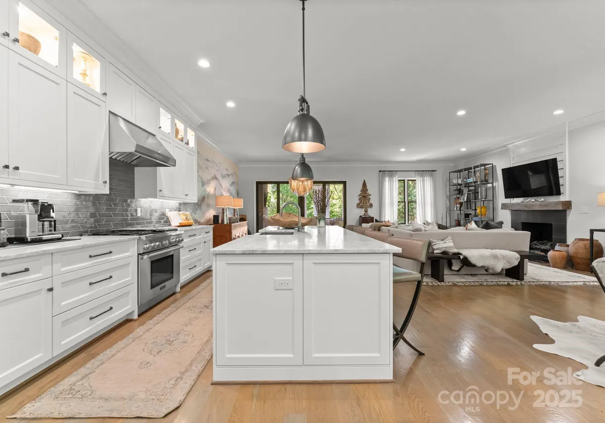 Charlotte Real Estate | View 1160 S Kings Drive | 3 Beds, 4 Baths