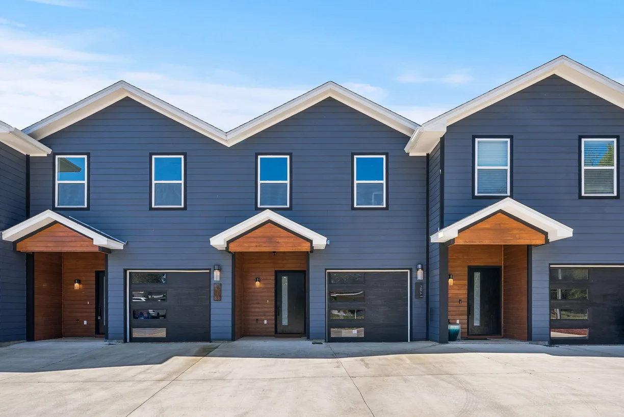 Northwest Florida Real Estate | View 2511 W 11th Street | 3 Beds, 2 Baths