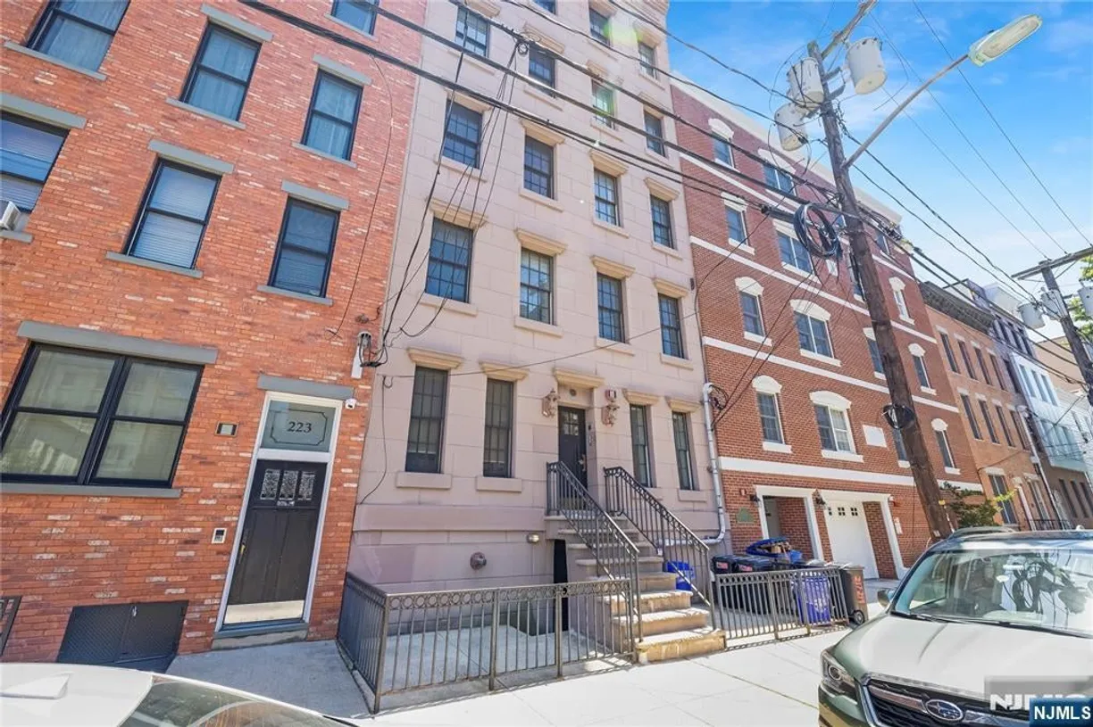 Bergen County Real Estate | View 221 Clinton Street 1L | room 2