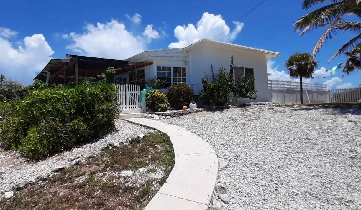 Bahamas Real Estate | View OCEAN VIEW HOME W/COTTAGE, 11b | Listing