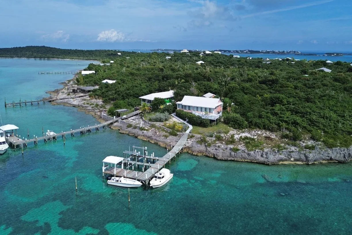 Bahamas Real Estate | View SOMEWHERE | 2 Beds, 2 Baths