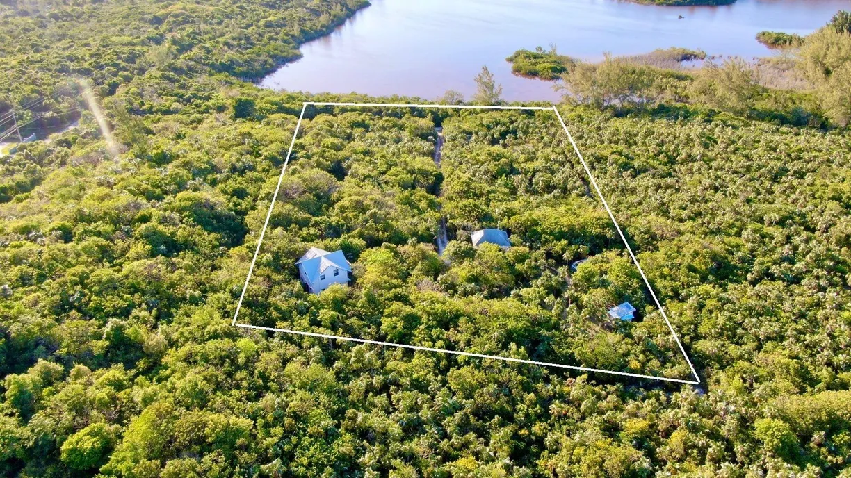 Bahamas Real Estate | View NORTH PALMETTO POINT | 4 Beds, 1 Bath