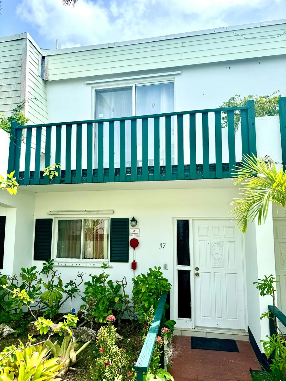 Bahamas Real Estate | View BAYVIEW SUITES, 37 | Listing