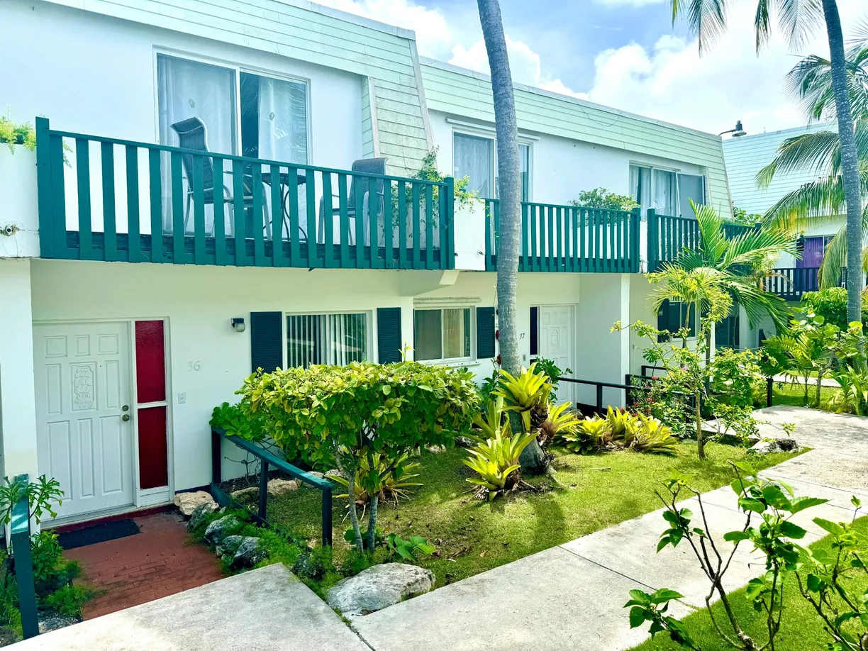 Bahamas Real Estate | View BAYVIEW SUITES, 37 | Listing