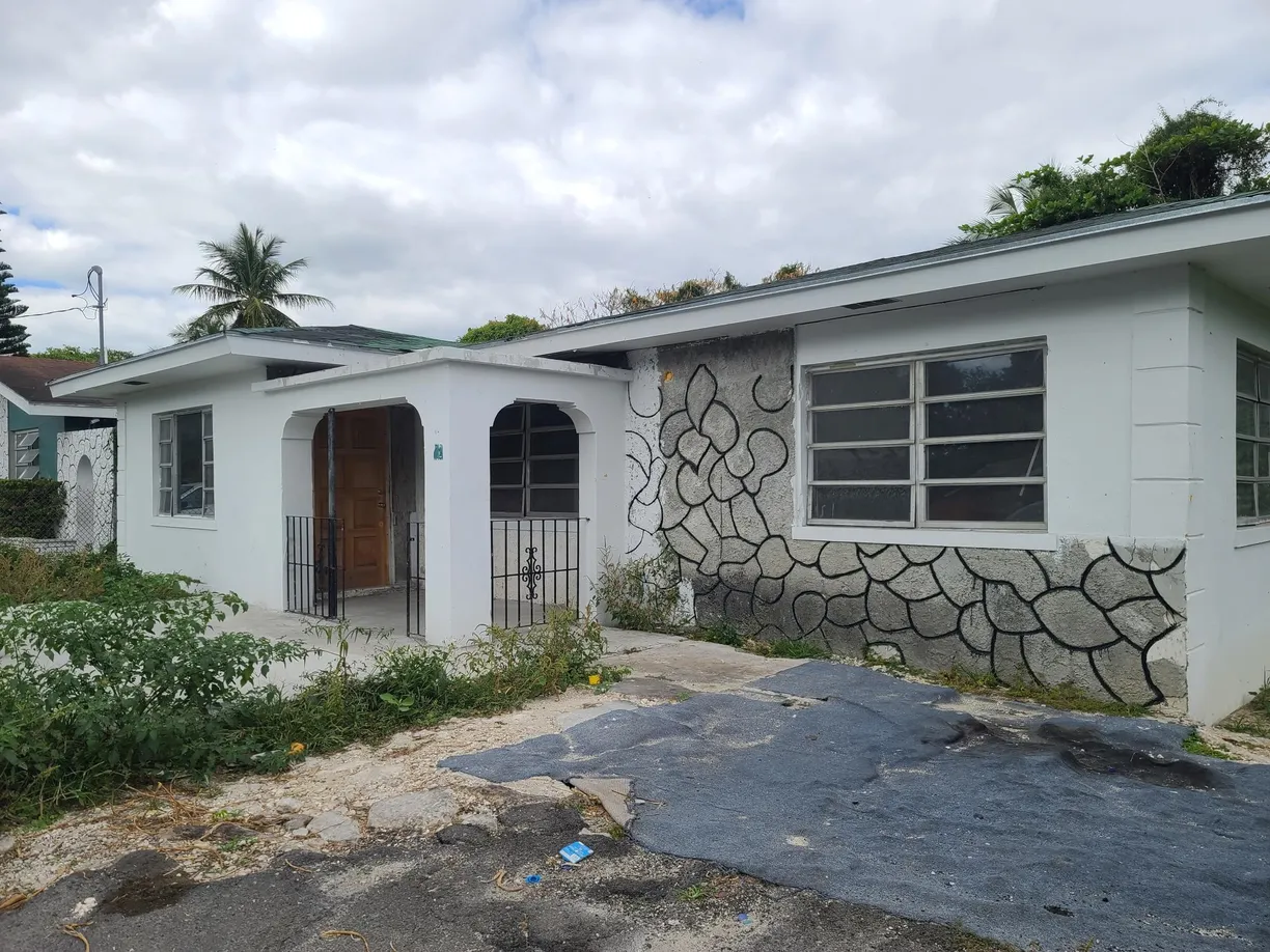 Bahamas Real Estate | View 12 SHAHS DRIVE, 11 | 3 Beds, 2 Baths