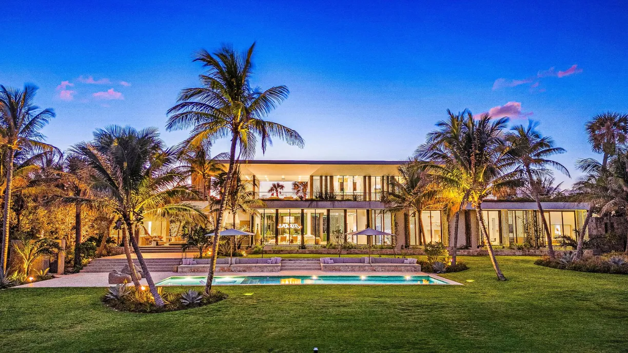 Bahamas Real Estate | View THE LOOKOUT- NORTH END | 9 Beds, 7 Baths