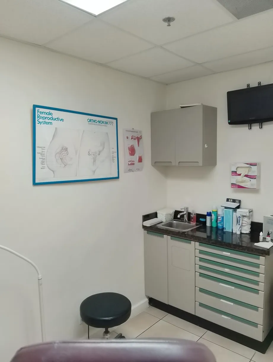 Bahamas Real Estate | View HILLTOP MEDICAL COMPLEX, 9 | Listing
