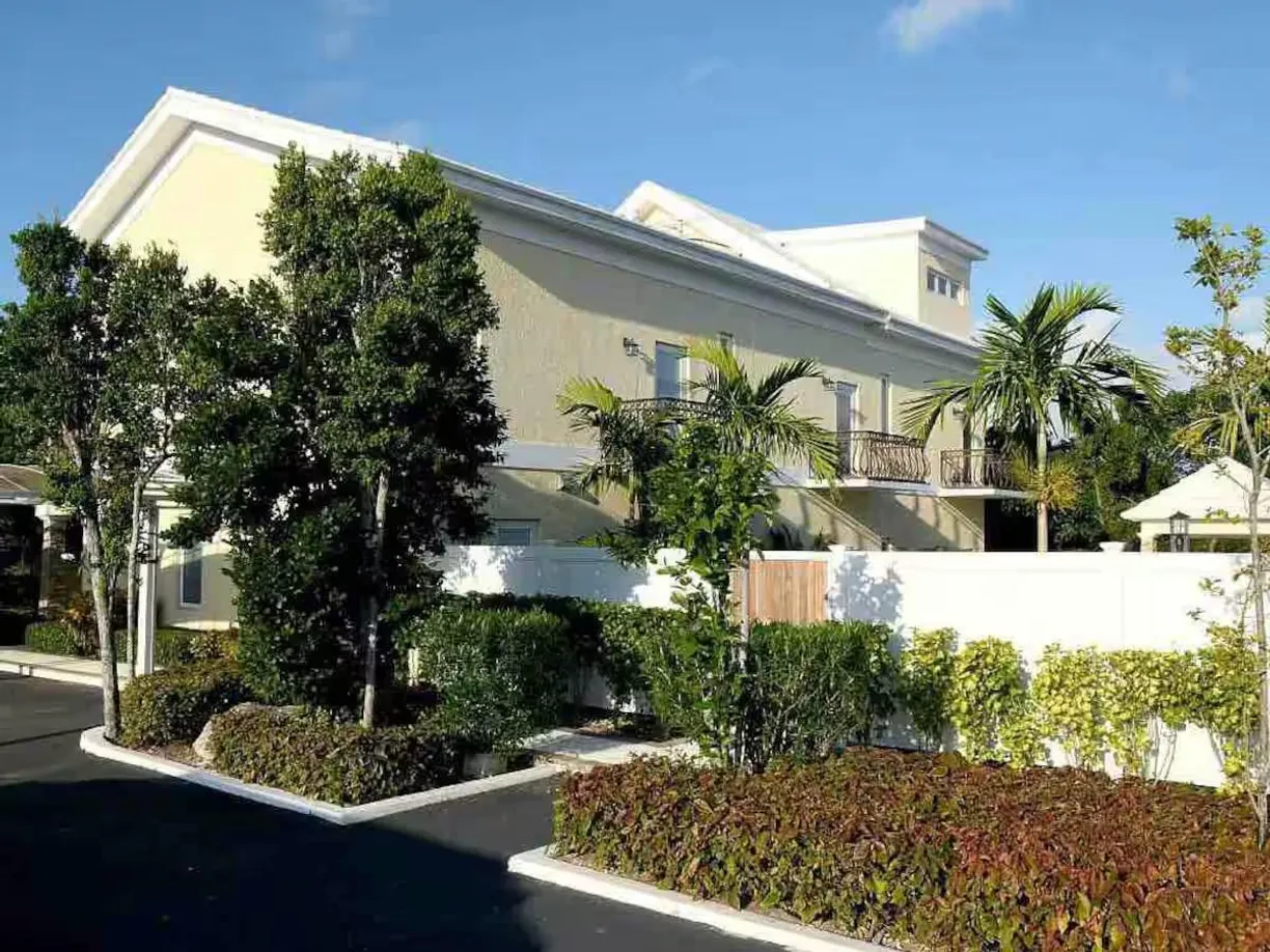Bahamas Real Estate | View LYFORD HILLS, Unit 6 | 2 Beds, 2 Baths
