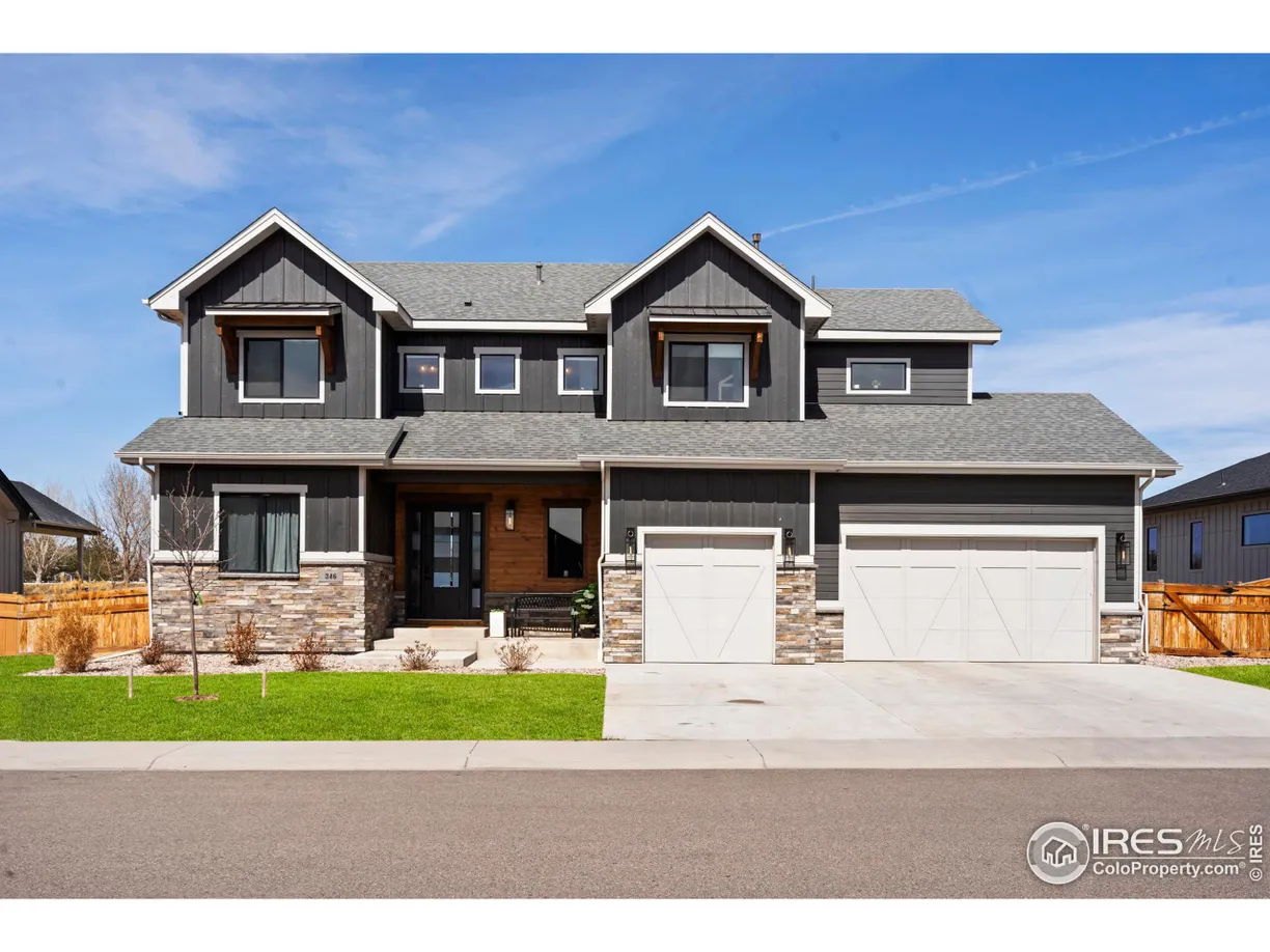 Denver Real Estate | View Blue Fortune Dr | 5 Beds, 4 Baths