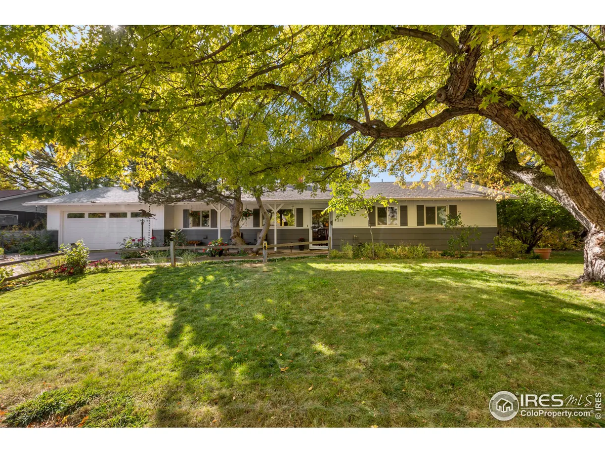 Denver Real Estate | View Lakewood Dr | 4 Beds, 2 Baths