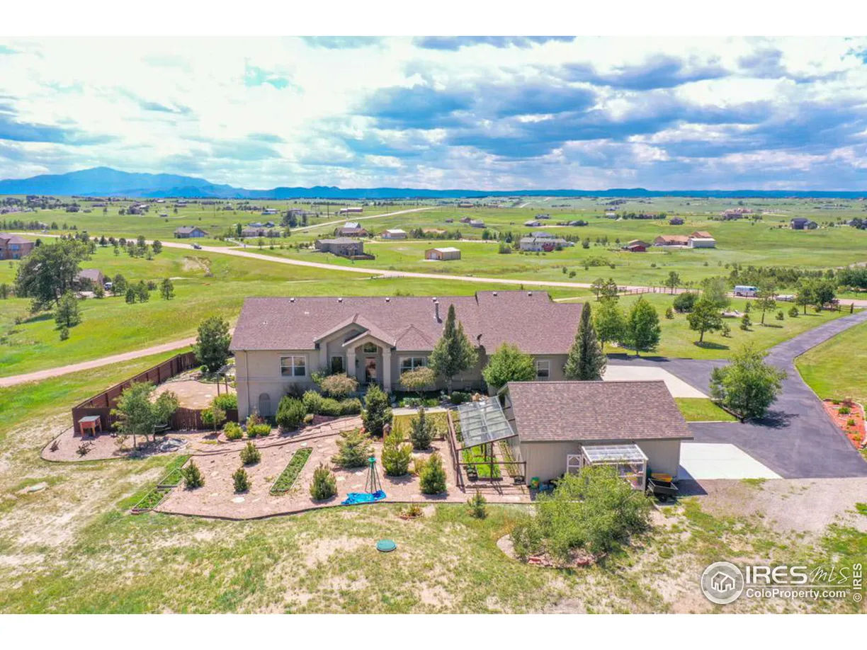 Denver Real Estate | View Herring Rd | 5 Beds, 3 Baths