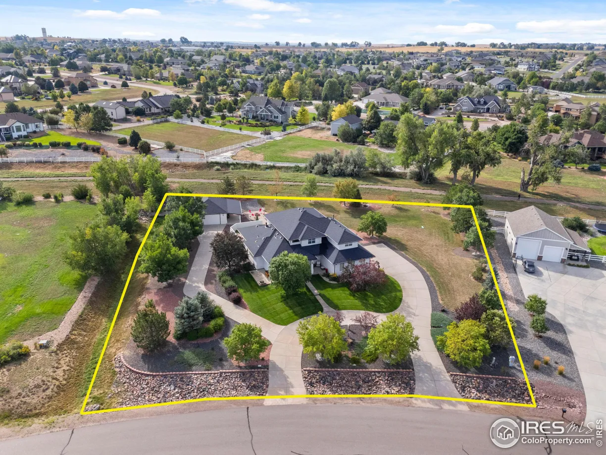 Denver Real Estate | View Eagle Shadow Ave | 4 Beds, 2 Baths