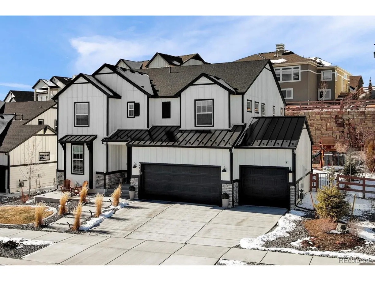 Denver Real Estate | View Merlot Dr | 5 Beds, 3 Baths