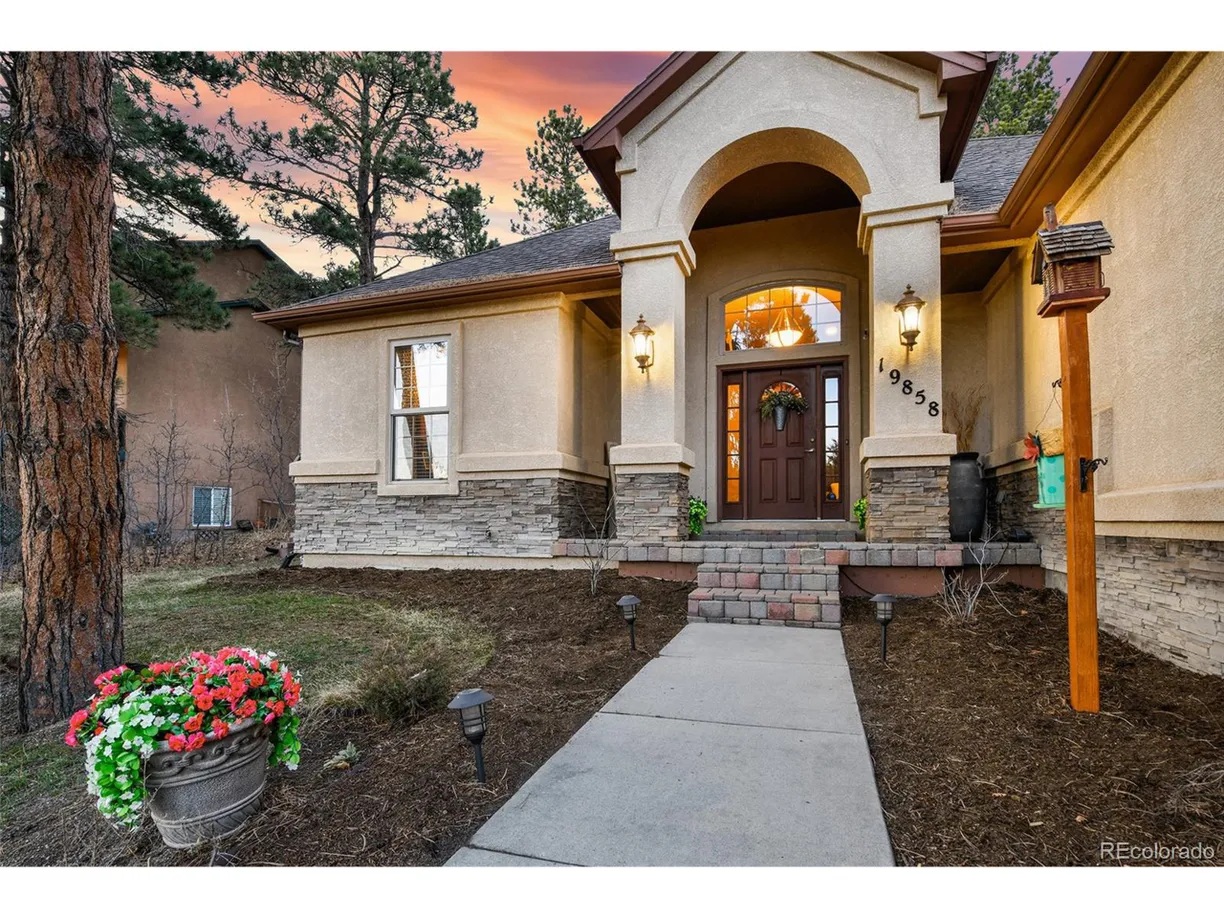 Denver Real Estate | View  | 4 Beds, 3 Baths