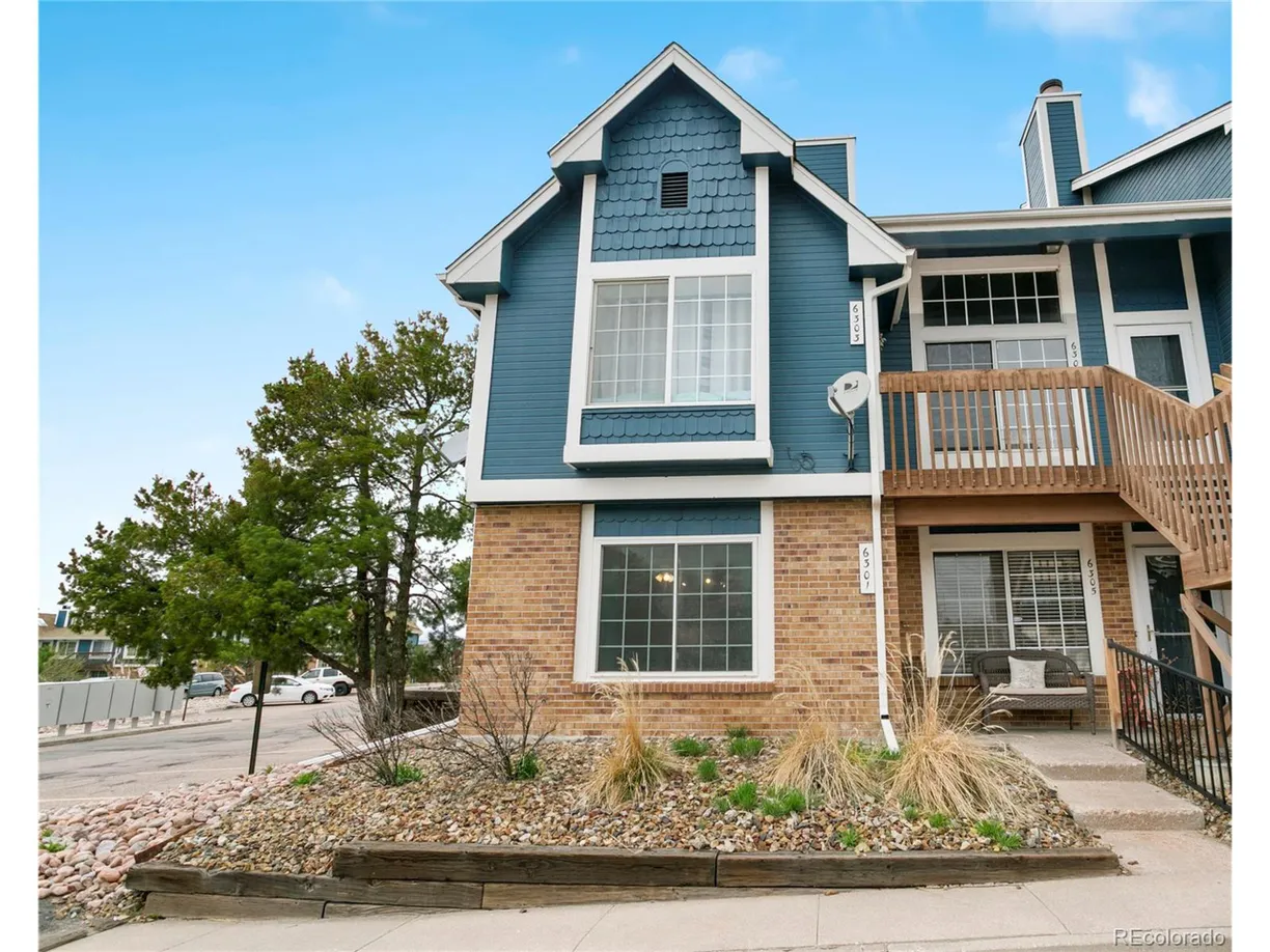 Denver Real Estate | View Village Ln | 1 Bed, 1 Bath