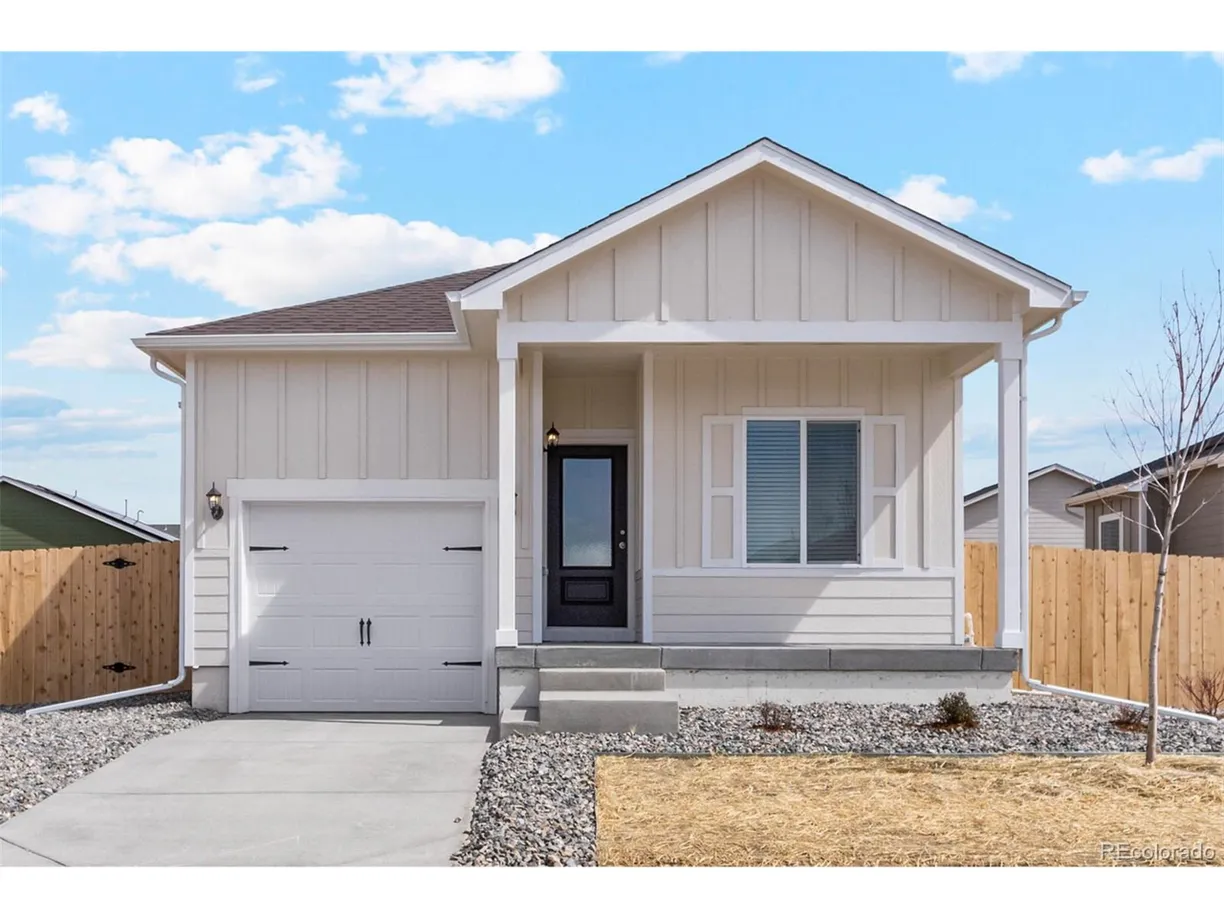 Denver Real Estate | View Sawdust Dr | 2 Beds, 2 Baths