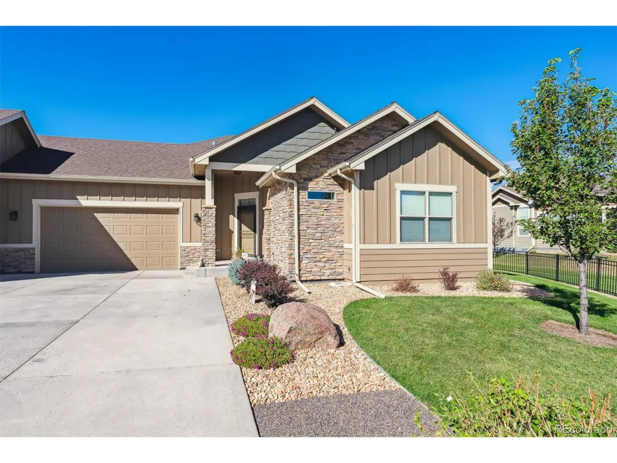 Denver Real Estate | View Saguaro Dr | 2 Beds, 2 Baths
