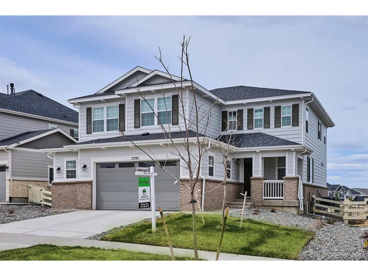Denver Real Estate | View Waterloo Way | 5 Beds, 4 Baths