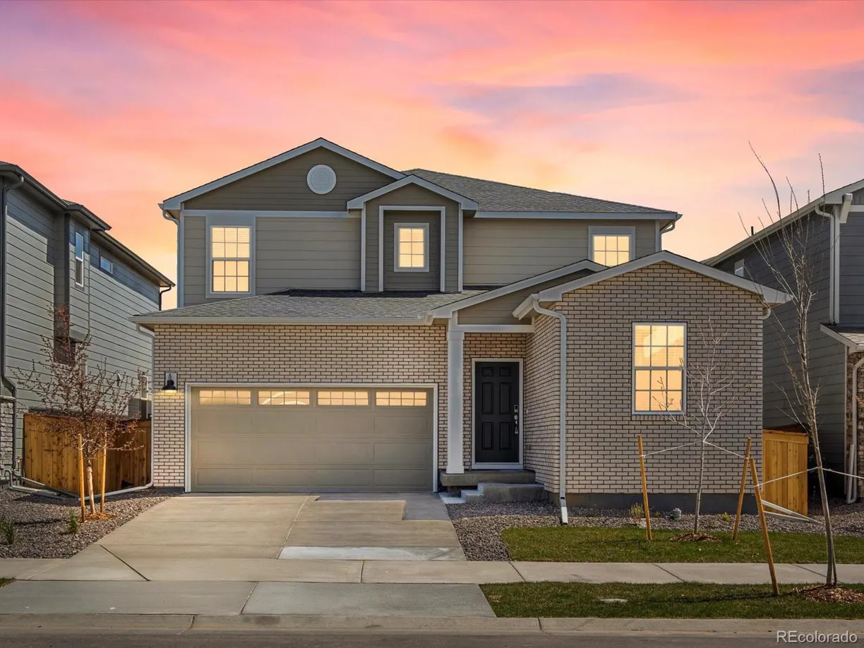 Denver Real Estate | View Red Rock Pl | 4 Beds, 3 Baths