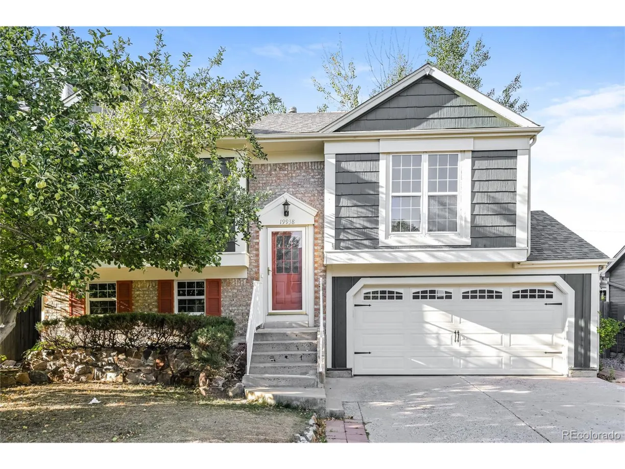 Denver Real Estate | View  | 3 Beds, 2 Baths