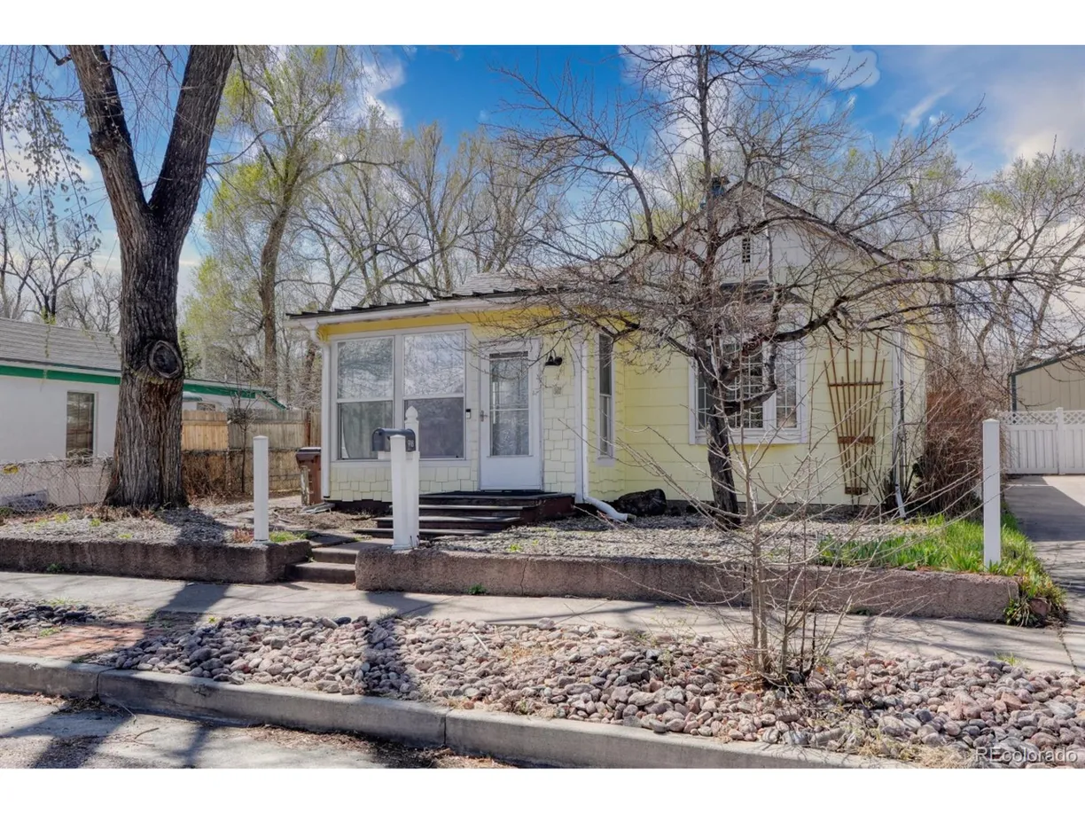 Denver Real Estate | View Spruce St | 2 Beds, 1 Bath