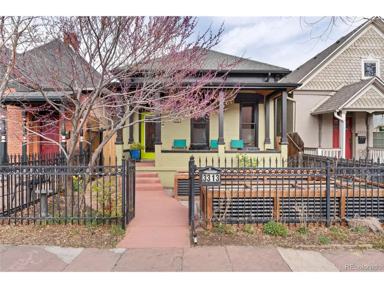 Denver Real Estate | View Curtis St | 3 Beds, 3 Baths