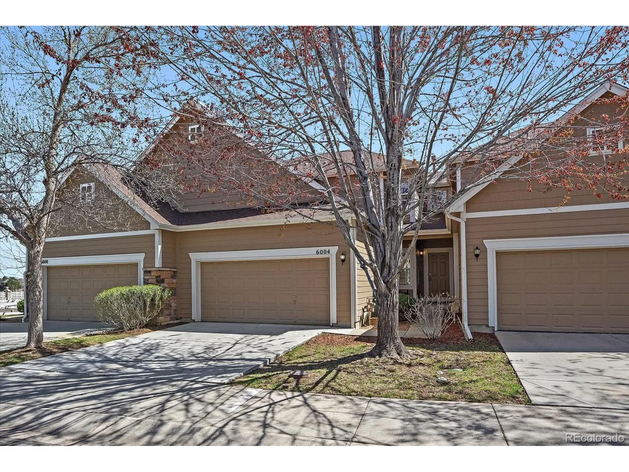 Denver Real Estate | View Colorado Ln | 3 Beds, 2 Baths