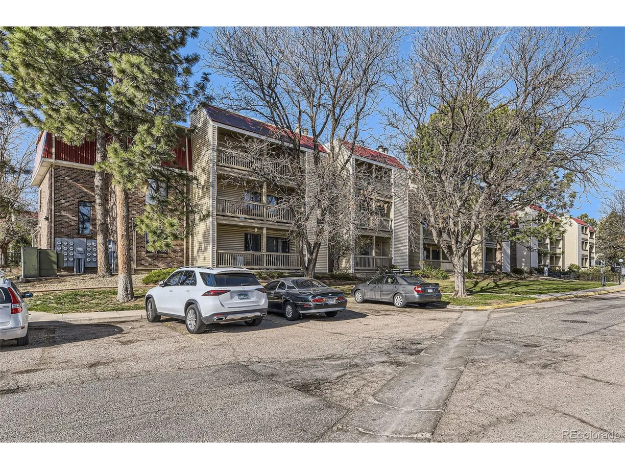 Denver Real Estate | View Kentucky Dr, 625 | 1 Bed, 1 Bath