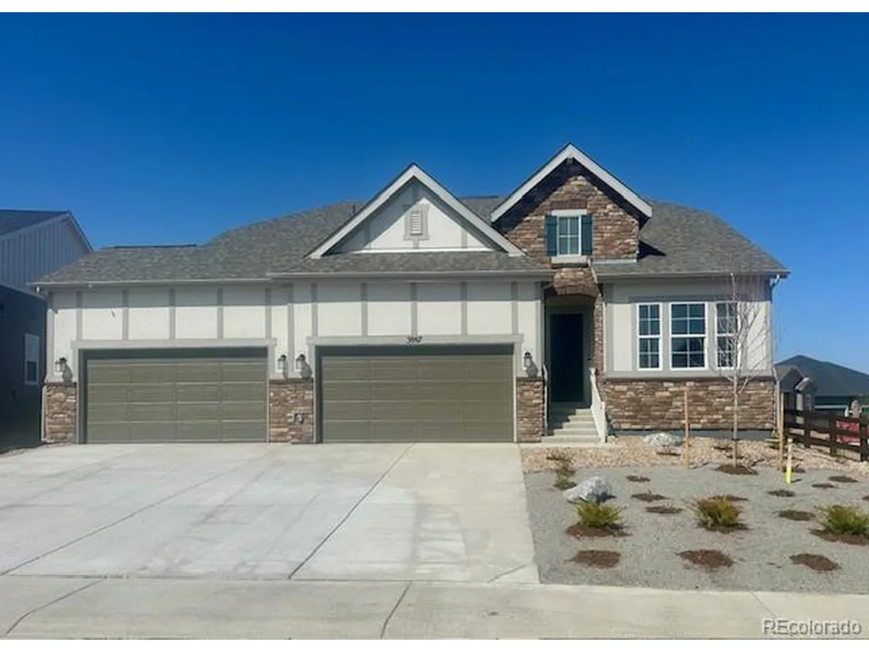Denver Real Estate | View Freestone Pt | 3 Beds, 2 Baths