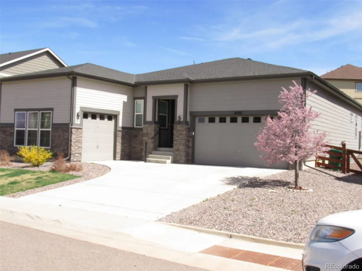 Denver Real Estate | View Ukraine Cir | 3 Beds, 2 Baths