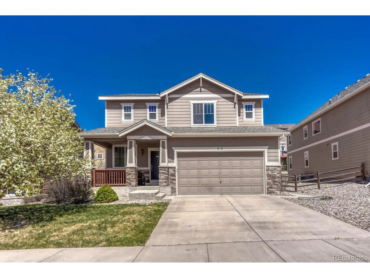 Denver Real Estate | View Fire Rock Pl | 4 Beds, 3 Baths