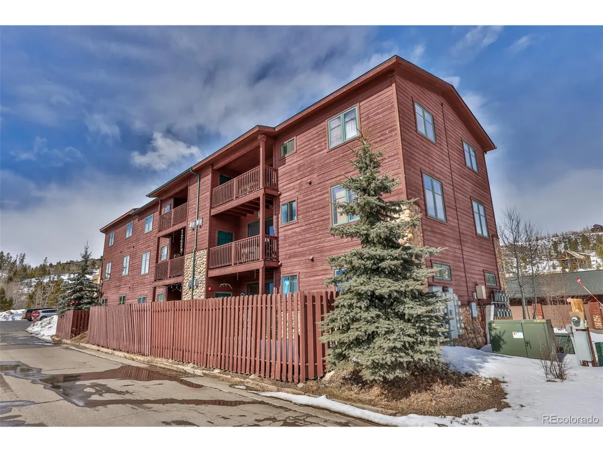 Denver Real Estate | View  | 2 Beds, 2 Baths