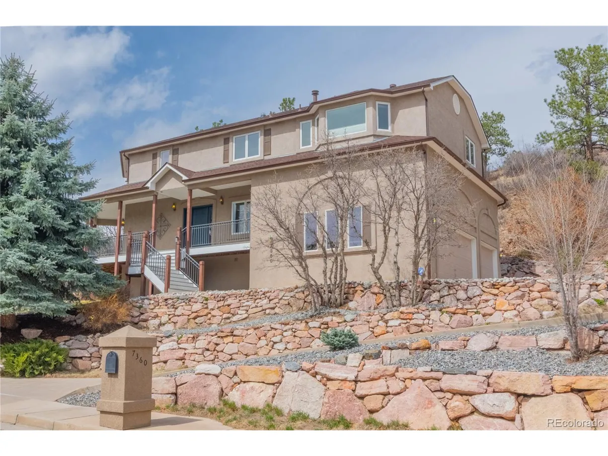 Denver Real Estate | View Winding Oaks Dr | 4 Beds, 3 Baths