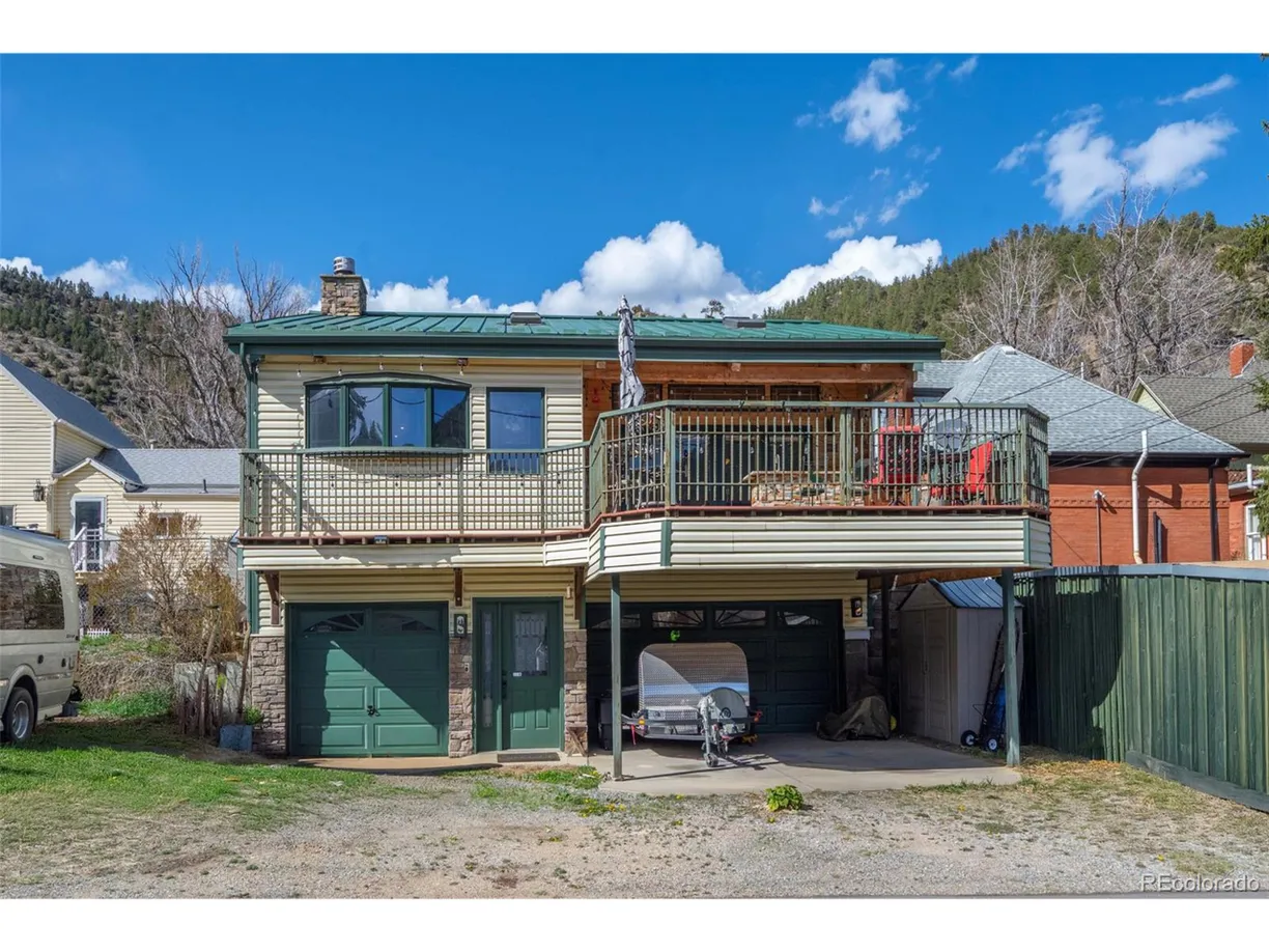 Denver Real Estate | View Colorado Blvd | 3 Beds, 3 Baths