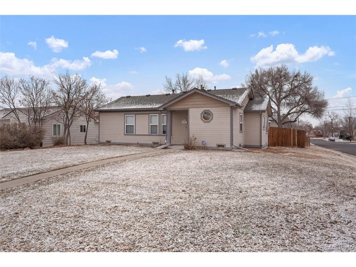 Denver Real Estate | View Elm St | 3 Beds, 2 Baths