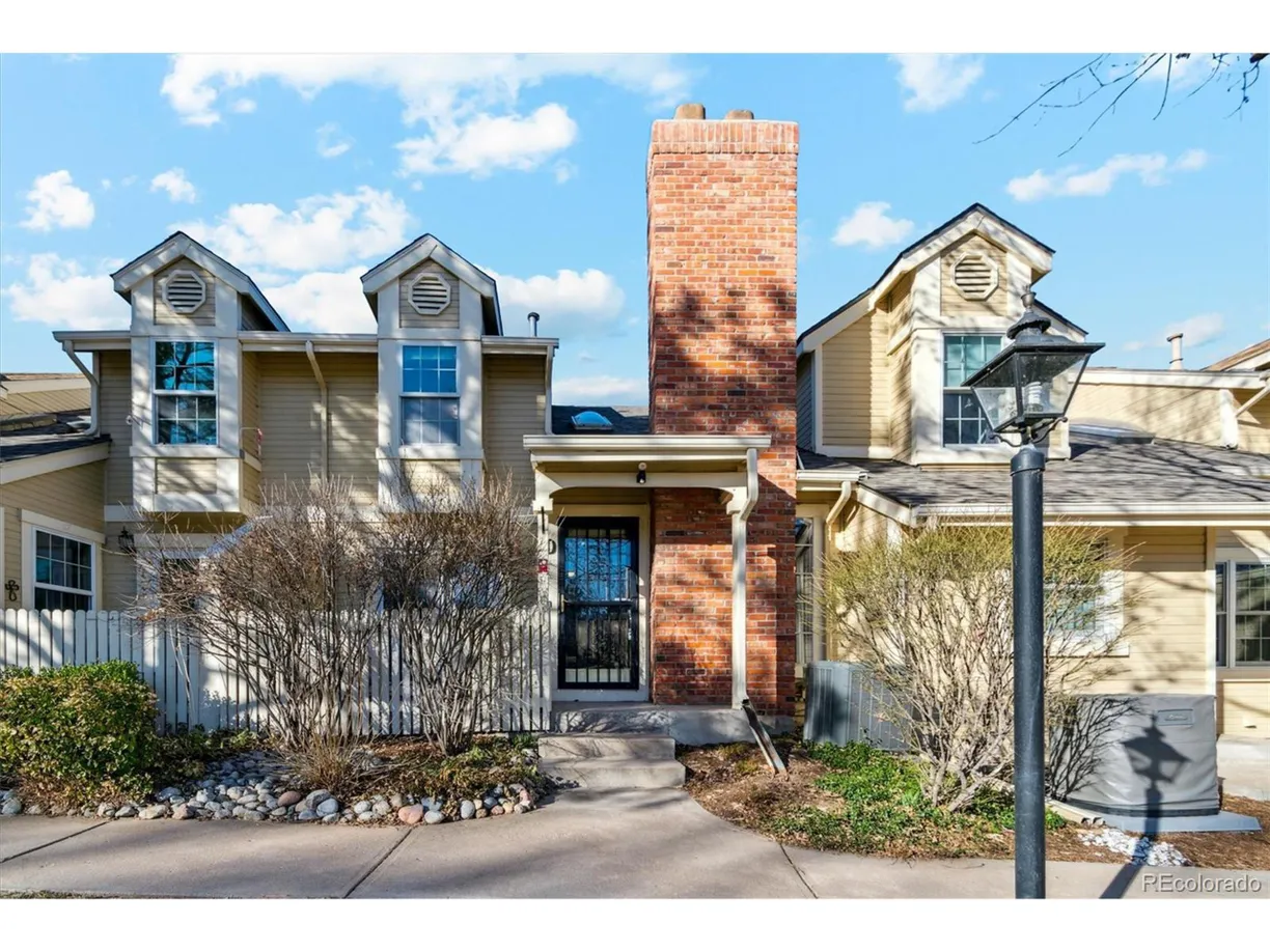 Denver Real Estate | View Long Dr, D | 3 Beds, 3 Baths