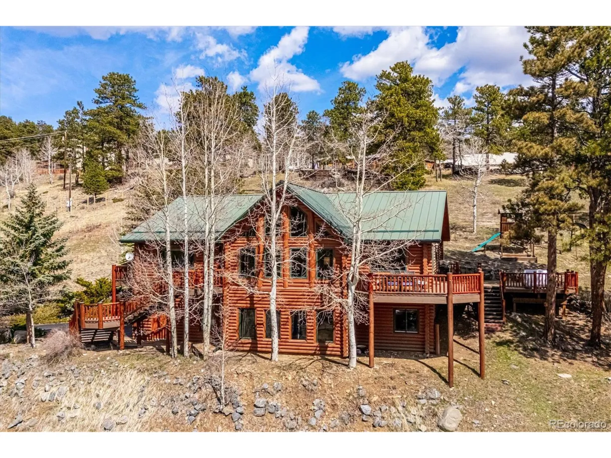 Denver Real Estate | View Pine Valley Rd | 4 Beds, 3 Baths