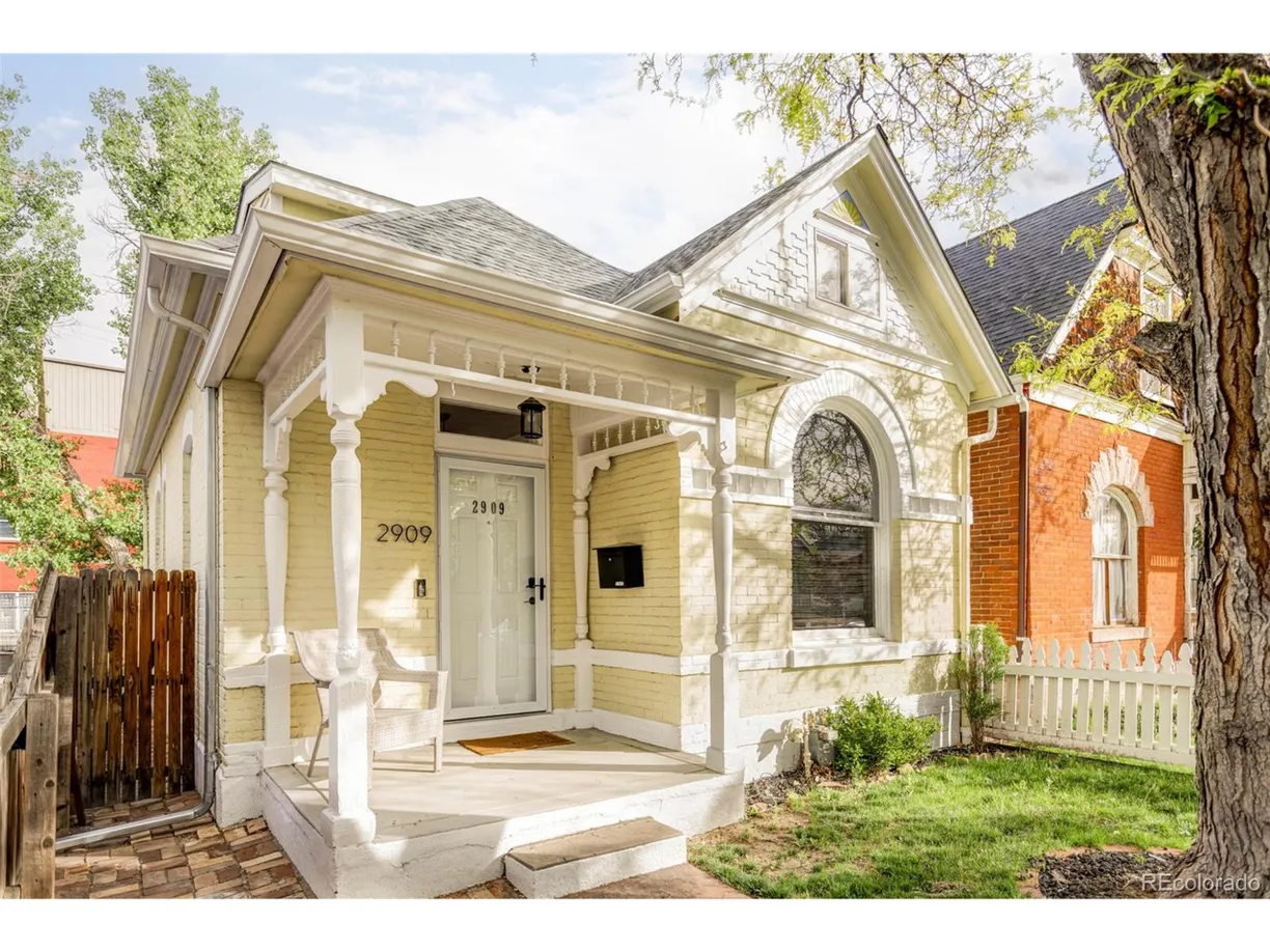 Denver Real Estate | View Glenarm Pl | 2 Beds, 1 Bath