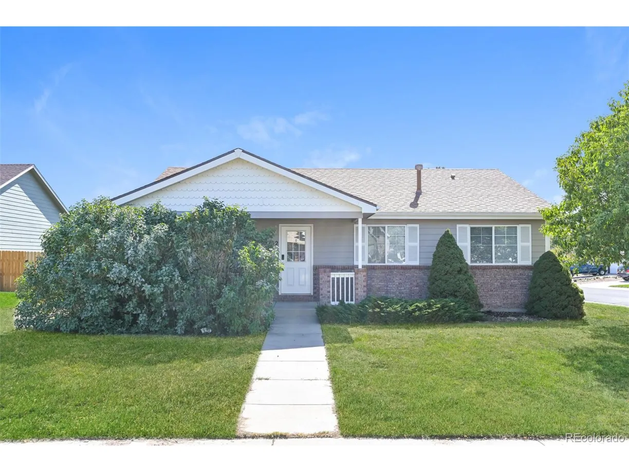 Denver Real Estate | View  | 5 Beds, 2 Baths
