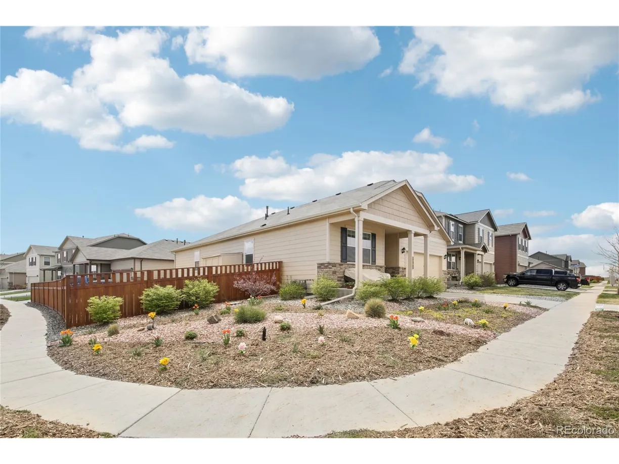 Denver Real Estate | View  | 4 Beds, 2 Baths