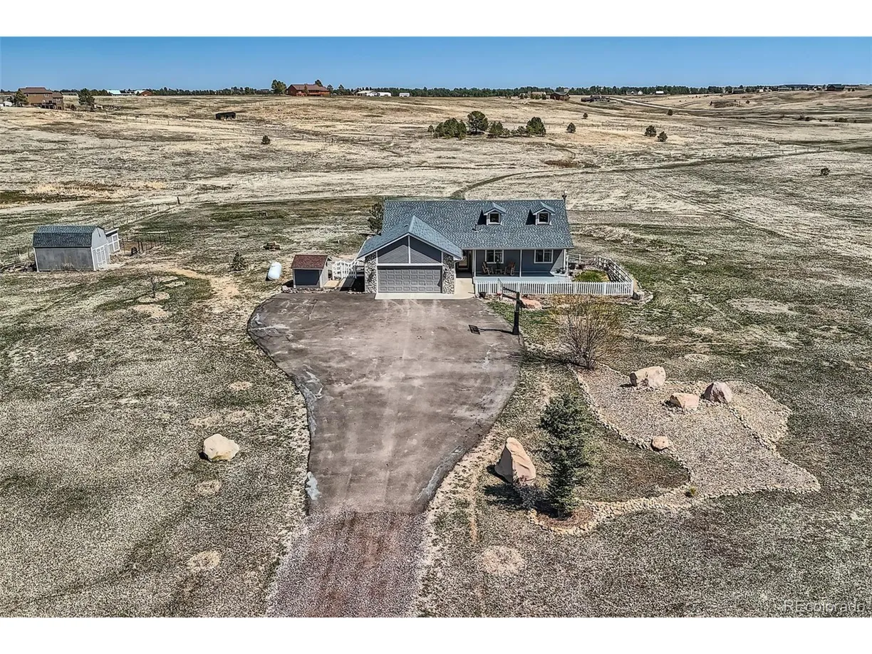 Denver Real Estate | View Chisholm Trl | 5 Beds, 3 Baths