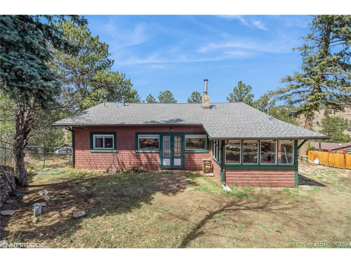 Denver Real Estate | View Burnham Dr | 3 Beds, 2 Baths